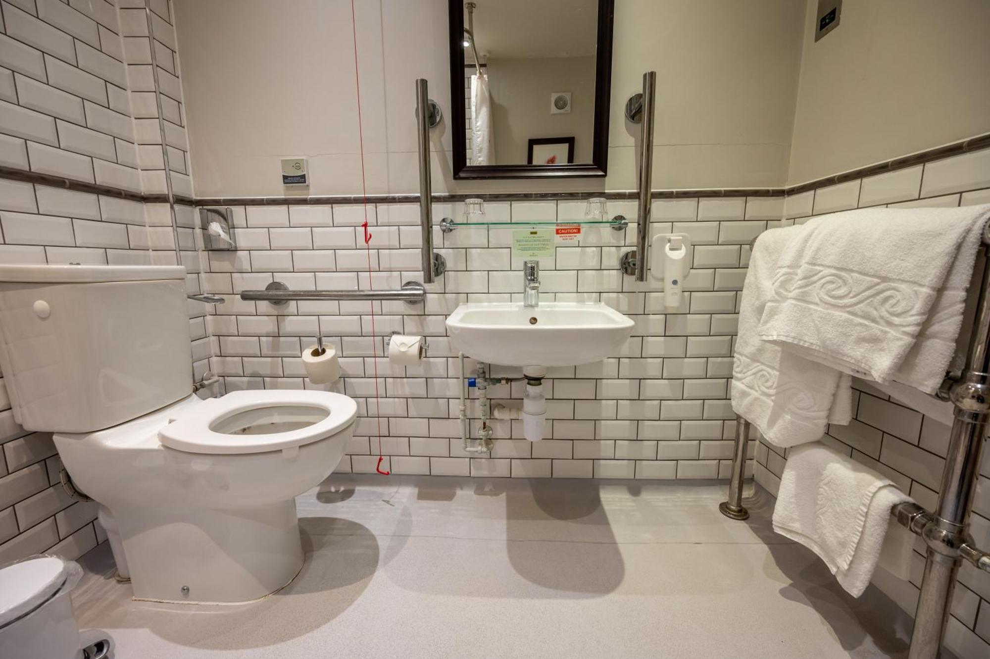 Cross Hands Hotel By Greene King Inns Old Sodbury Esterno foto