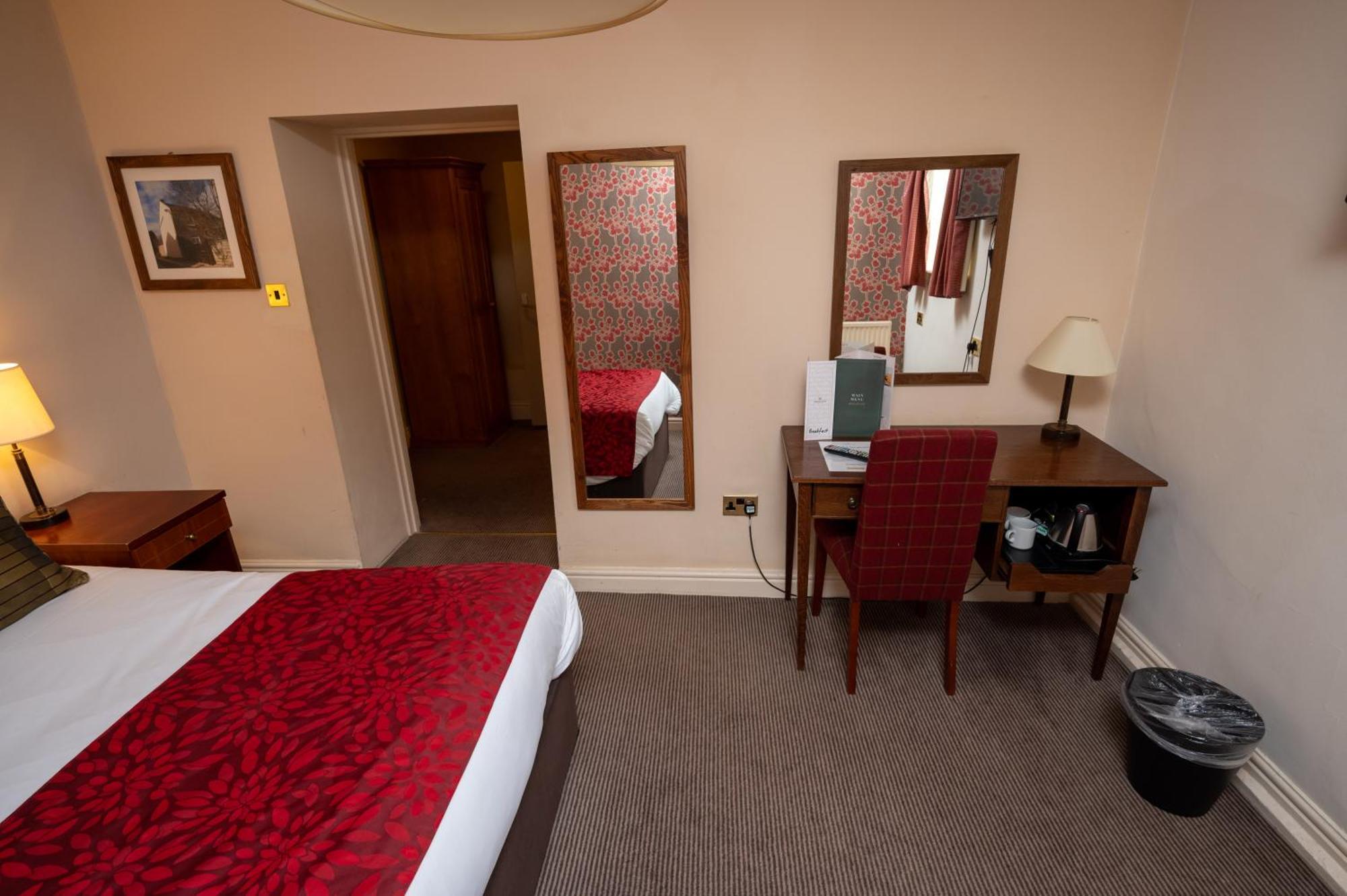 Cross Hands Hotel By Greene King Inns Old Sodbury Esterno foto